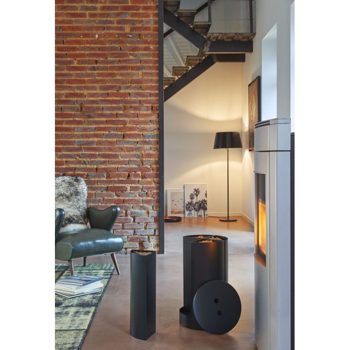 Rangement à granulés Fractio noir pour cheminée et poeles à bois - Capska